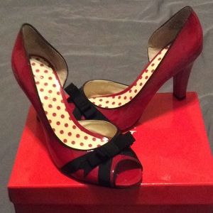 Anne Klein heels with bow detail